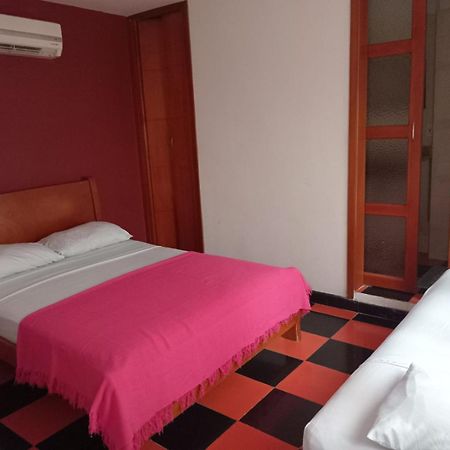 Hotel Bahia Plaza ซันตามาร์ตา ภายนอก รูปภาพ