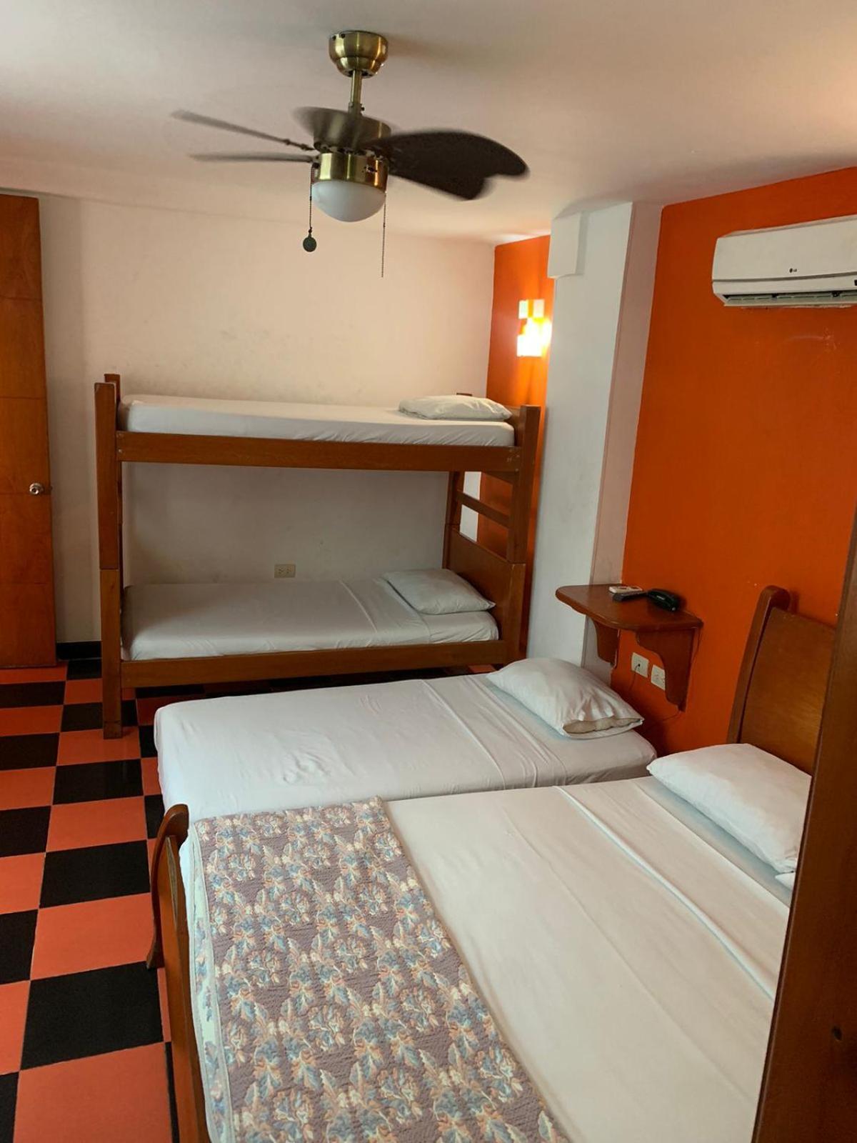 Hotel Bahia Plaza ซันตามาร์ตา ภายนอก รูปภาพ