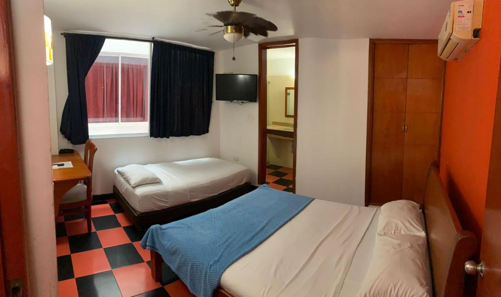 Hotel Bahia Plaza ซันตามาร์ตา ภายนอก รูปภาพ